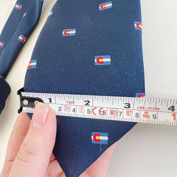 Sir Christopher Hatton Navy Blue Colorado Flag Tie - Picture 6 of 7